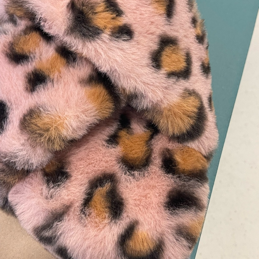 TOMS Pink Spanish Villa Cheetah Print Faux Fur Slippers - Picture 13 of 16